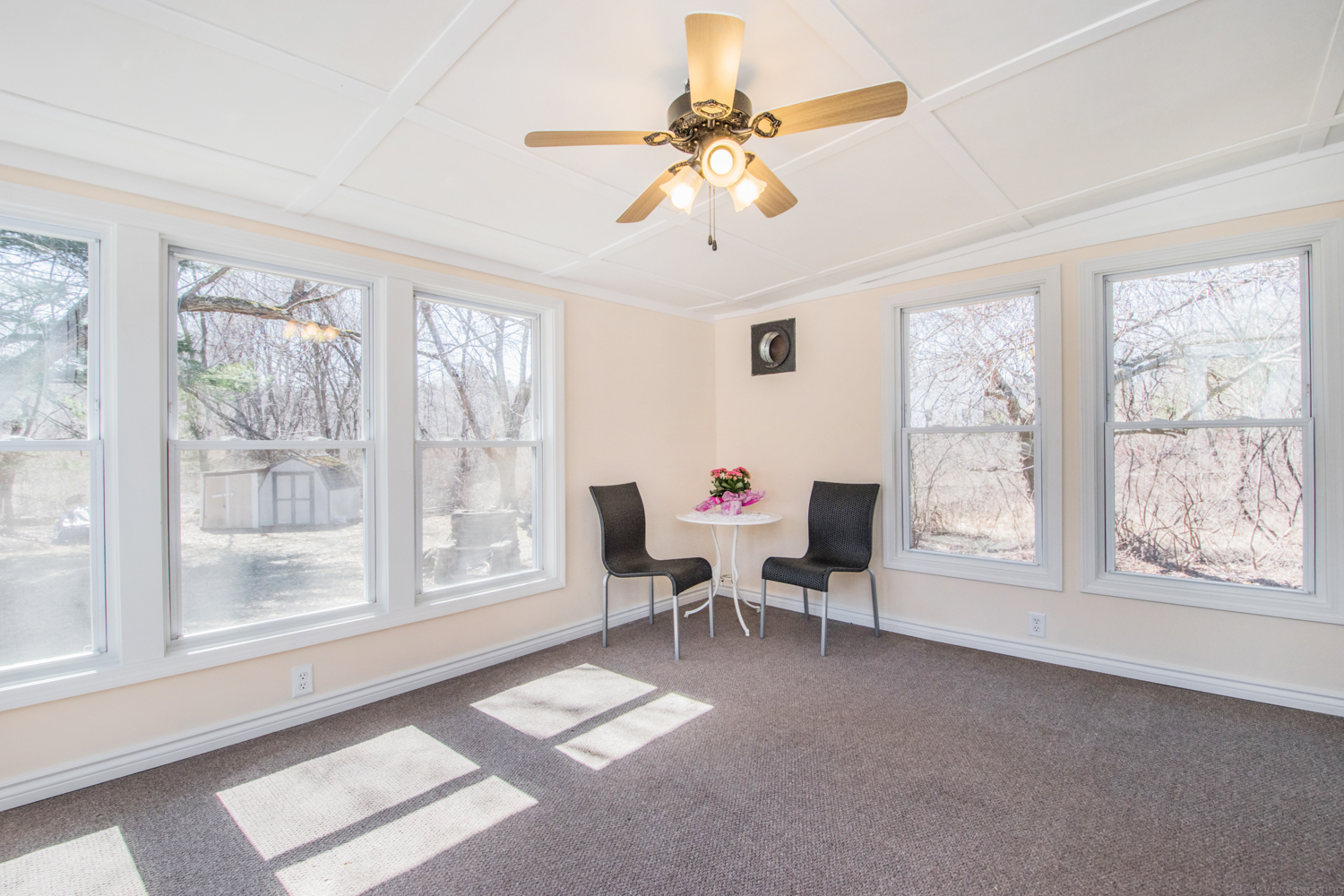 05 Three Season Porch-2